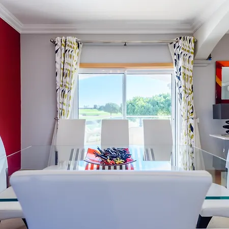 The White House * לאגוּ‏ש