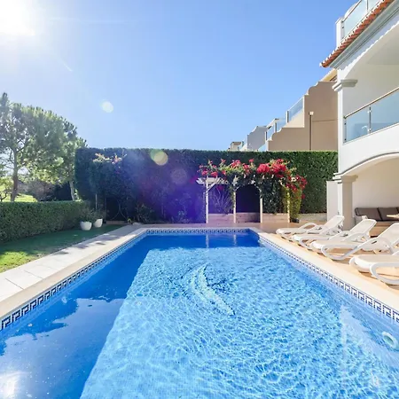 The White House וילה