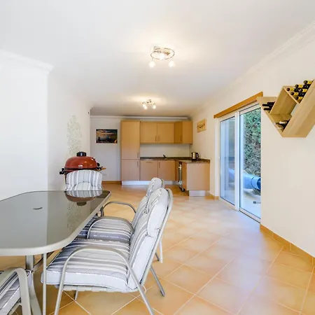 Villa The White House